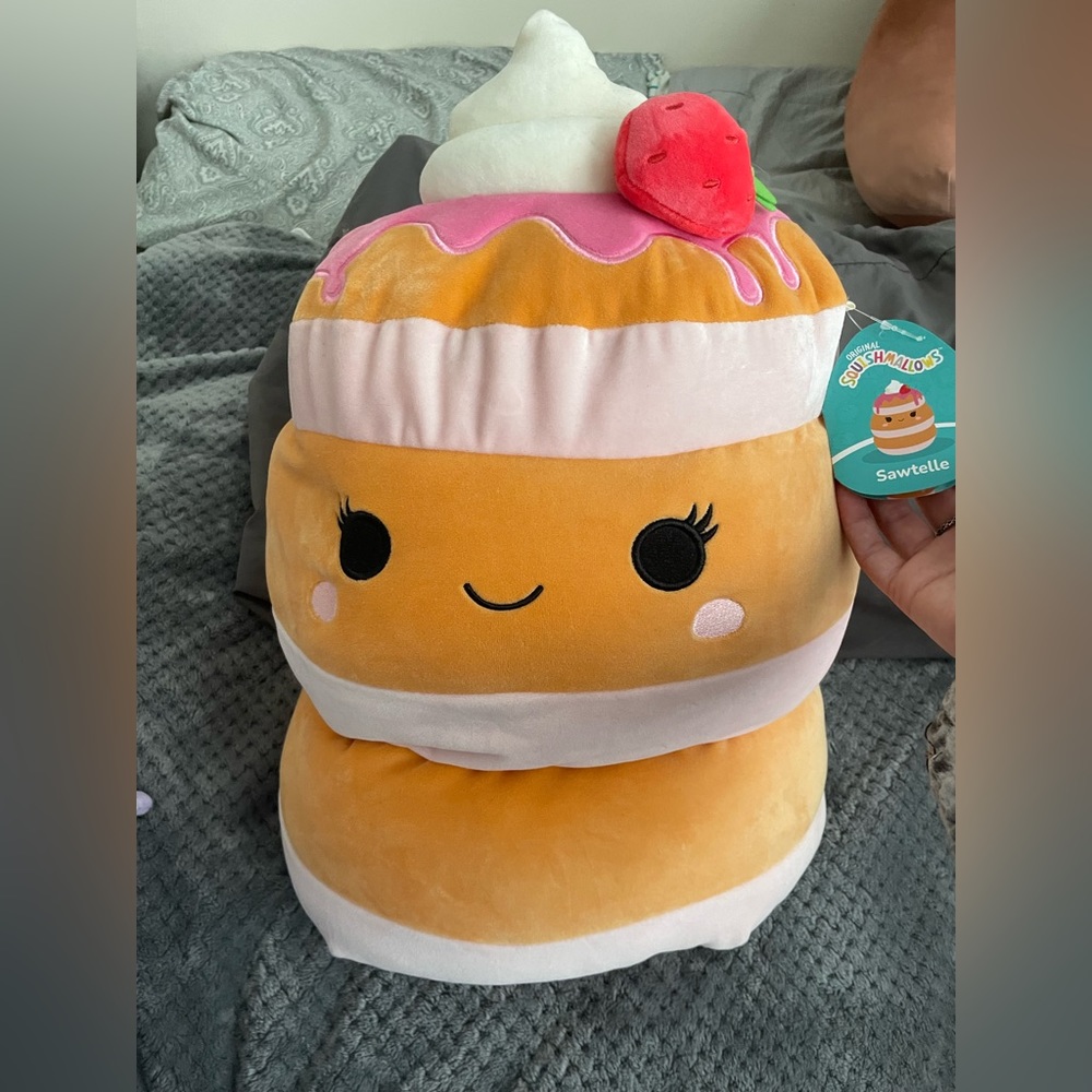 Squishmallow - strawberry pancake